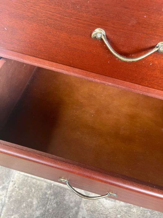 Móvel Madeira- camiseiro