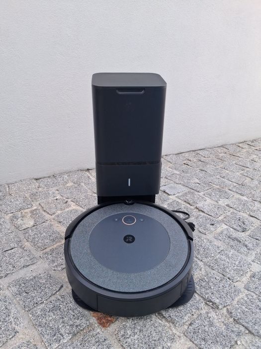 iRobot Roomba i4+ – Aspirador Robot com Esvaziamento Automático