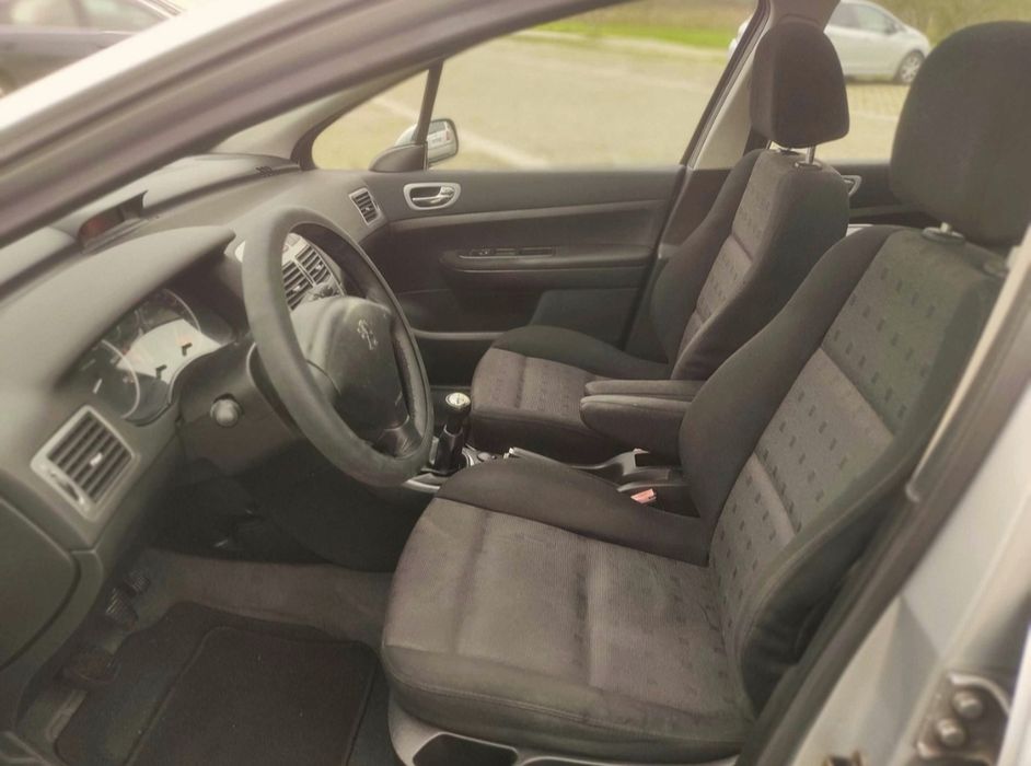 Peugeot 307 2.0 HDI (110 cv) – 7 Lugares – 2002