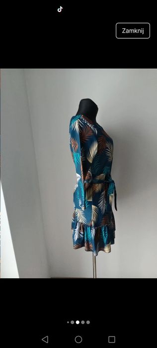 Sukienka z baskinką kwiaty lata 80 Basic casual coguette