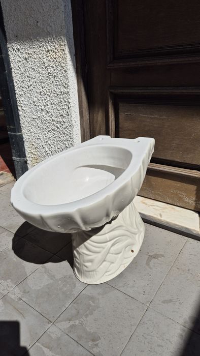 Lavatorio e sanita antigos