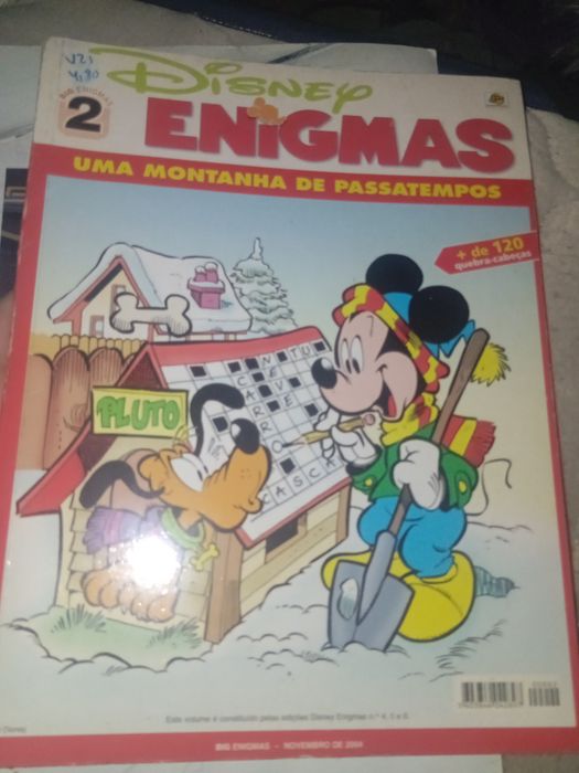 Revista vazia nova para usar de passatempos