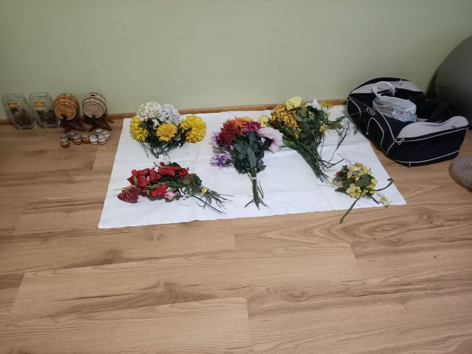 Kwiaty sztuczne wazon termos blender