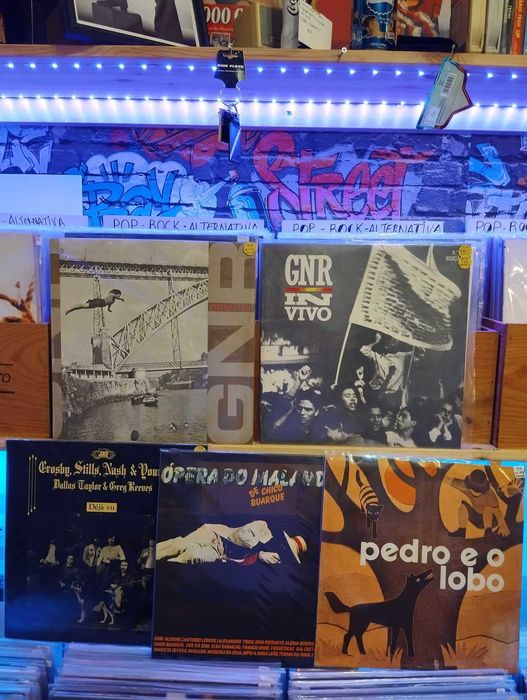 Clash ,Muse P.Floyd Guns n´Roses Taxi Siouxsie Smashing P. U2 Elis Gnr