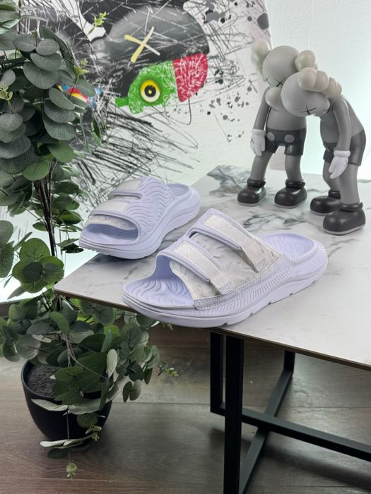 Нові тапочки шльопки Hoka Ora Luxe 40 розмір Е12463