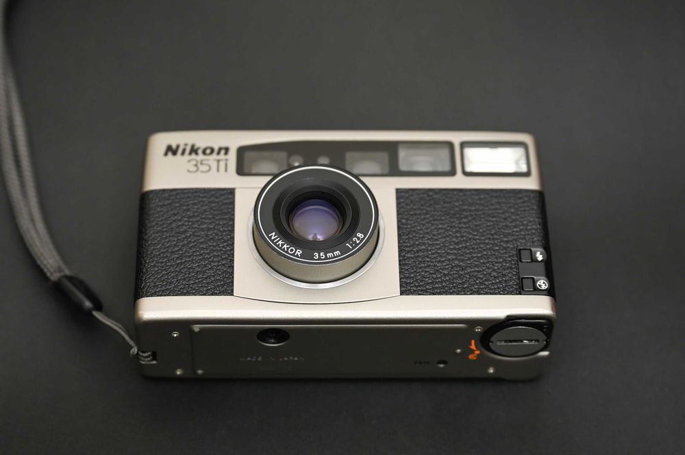 Nikon 35Ti - câmera 35mm compacta