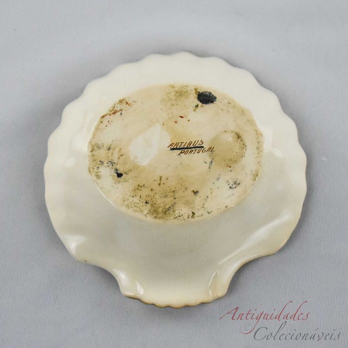 Conjunto de 2 conchas Porcelana Artibus flores e dourado