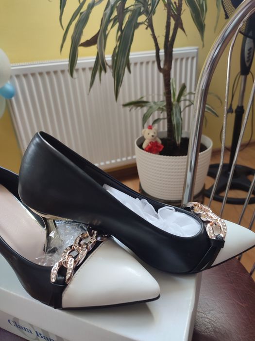 Sprzedam nowe buty roz 39.