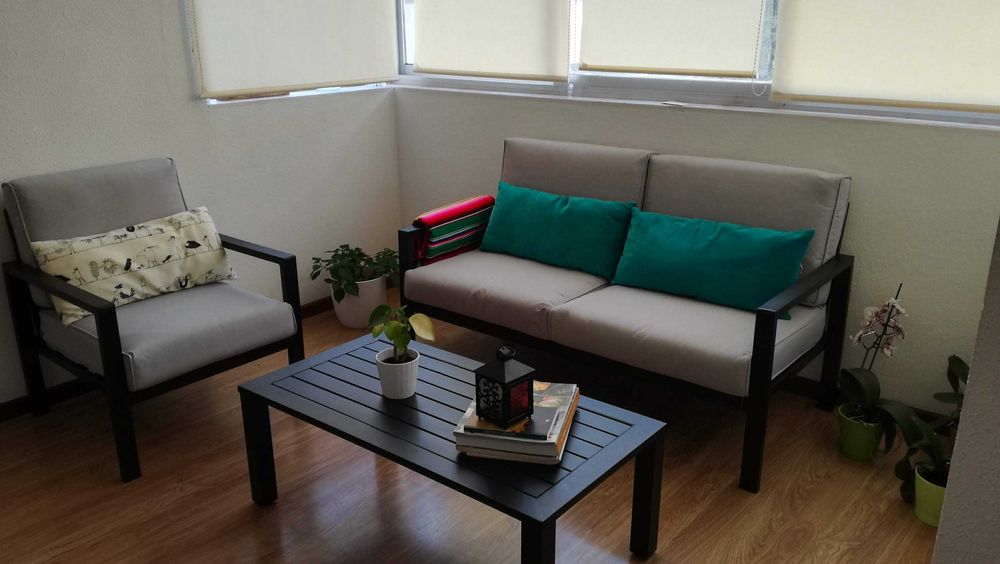 Sofá de Exterior 2 Lugares + Mesa – Alumínio Preto | Bom Estado