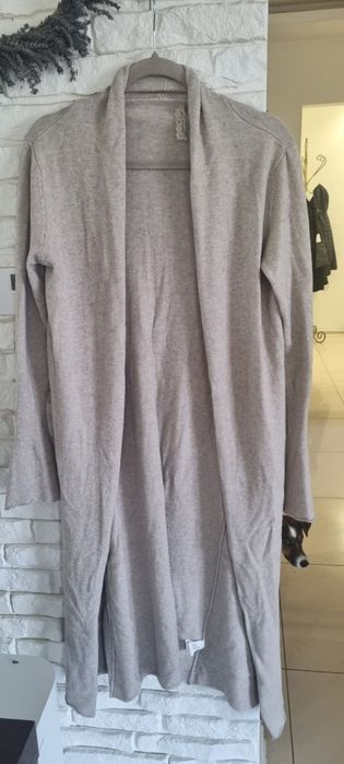 Dlugi kardigan beżowy