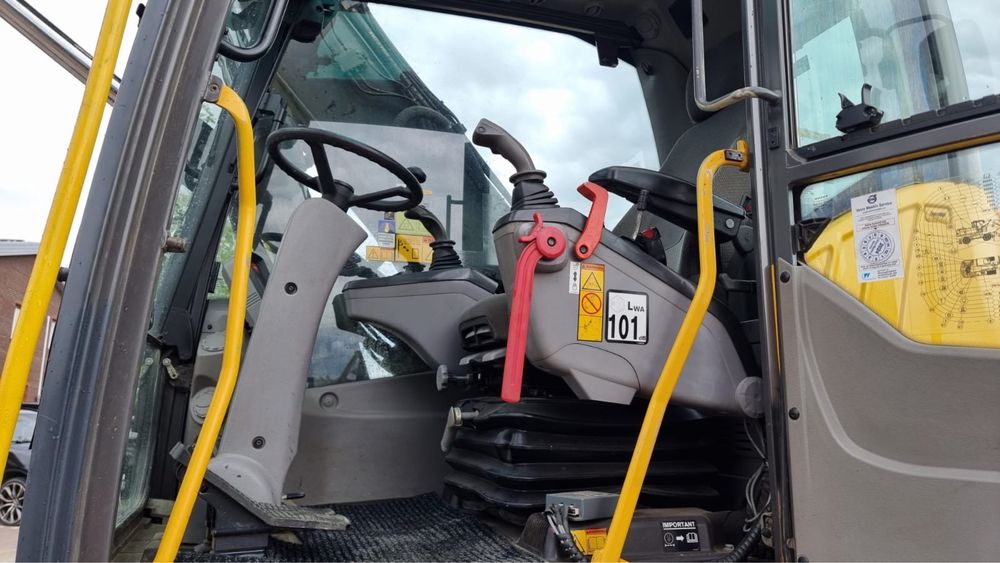 Экскаватор Volvo EC 140 W