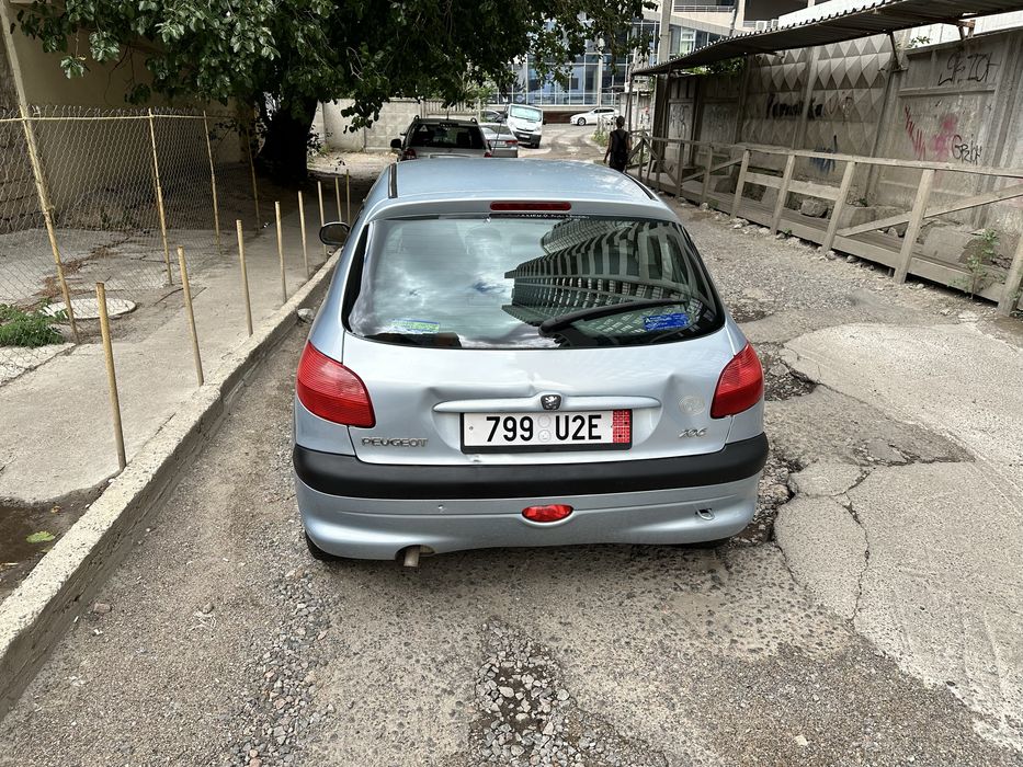 Авто Peugeot 206
