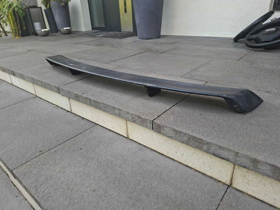 Oryginalny spoiler lotka tylnej klapy Audi 80 B3 B4 sedan 90 B3
