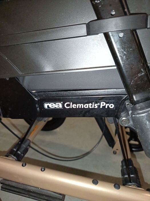 Cadeira de Rodas Rea Clematis Pro