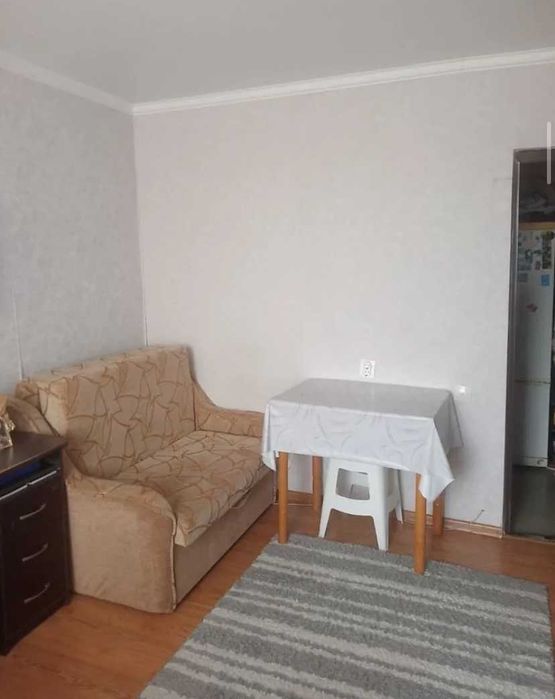 В продаже комната в коммуне. Выделена блоком.