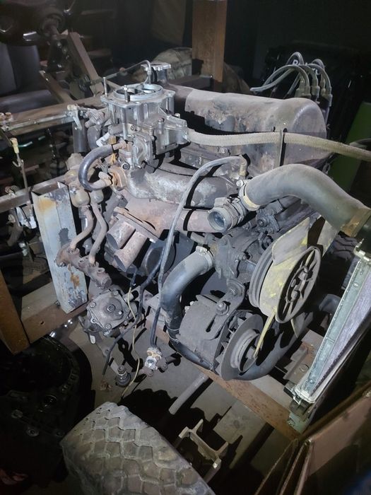 Продам мотор ваз 2101  з навісним і з коробкой
