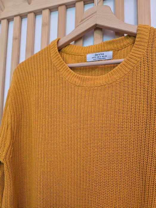 Sweter musztardowo-brązowy | Bershka