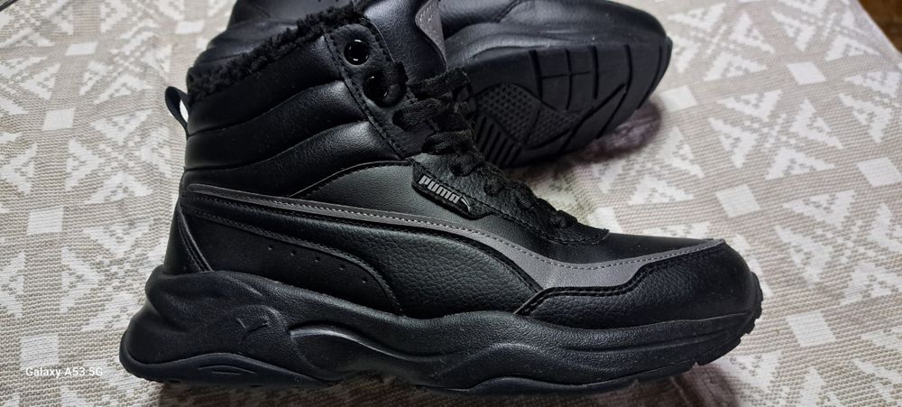 Кросівки зимові жіночі