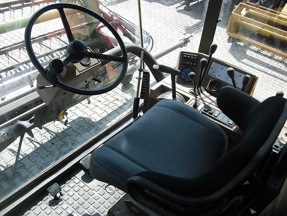 Зерноуборочный комбайн Dronningborg D 7200