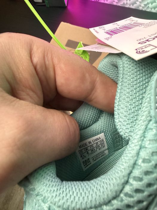 100% ОРИГІНАЛ! Кросівки Adidas Yeezy Boost 700  36, 36 2/3