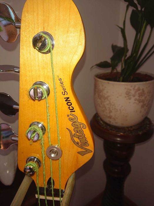 Gitara basowa vintage fretless
