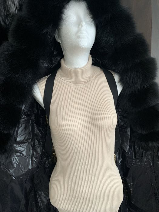 Plaszcz puchowy z kapturem obszytym lisem naturalnym