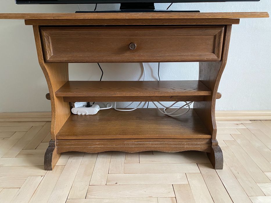 Тумба дубовая маленькая под TV