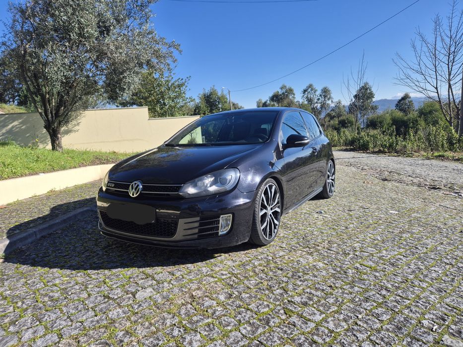 VW Golf.    GTD     - 3 portas