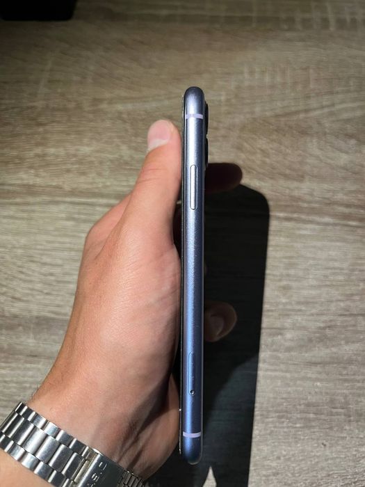 iPhone 11  128GB