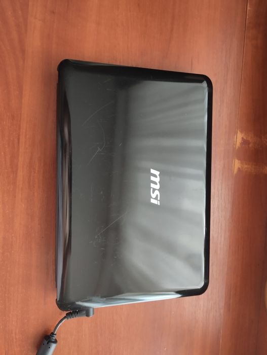 Нетбук MSI U 100