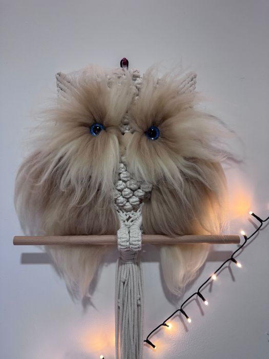 Sowa makrama z wełny czesankowej