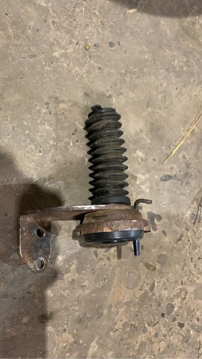 Вакуум переднього моста Mitsubishi Pajero Wagon