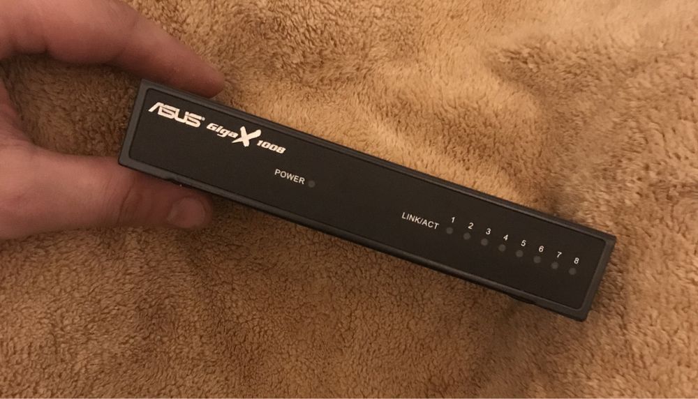 Комутатор Свитч Asus GigaX 1008 1гб