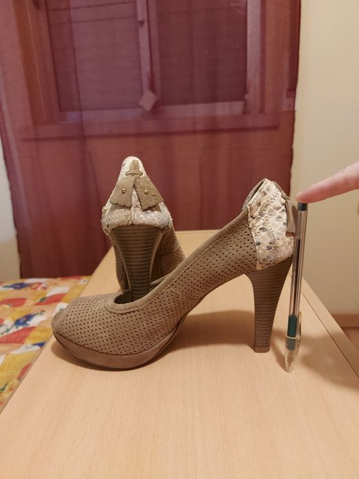 Camel Shoes, Size 40