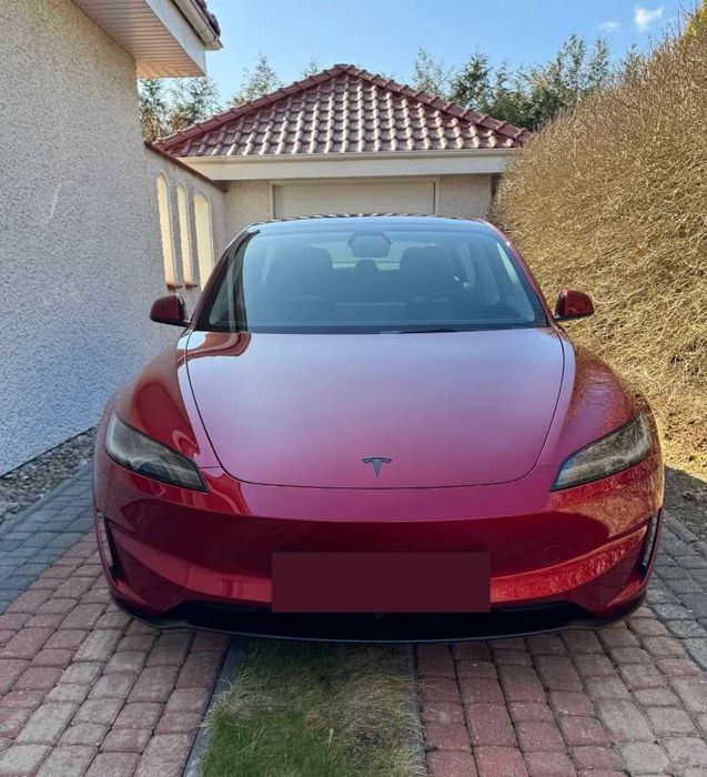 Tesla Model 3 2025