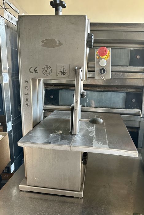 Serra ossos ou peixe  congelado