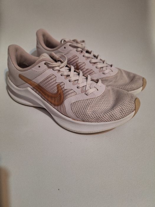 Buty Nike rozm 41 różowe