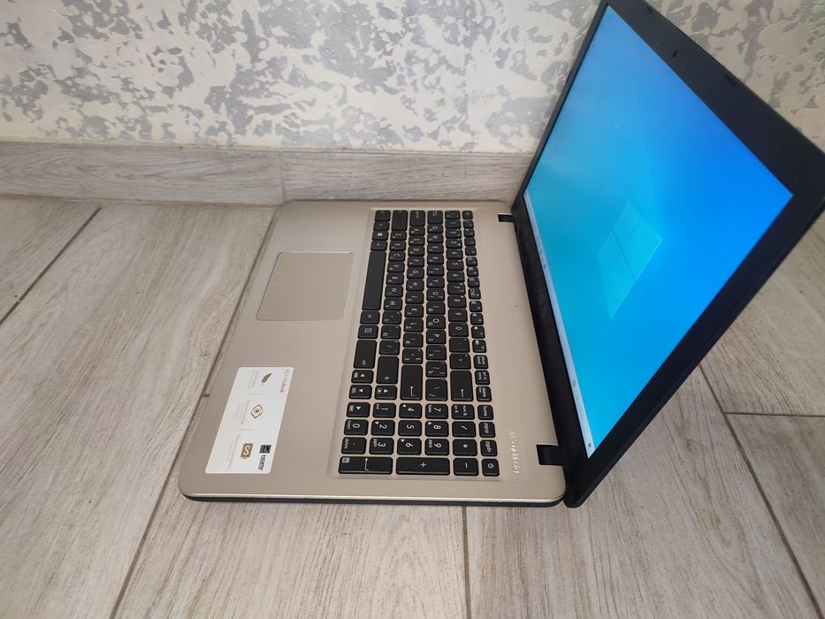 Ноутбук Asus X540 Celeron/4gb/HDD 160gb/intel HD /АКБ 3-4год