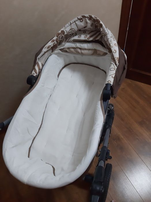 Каляска дитяча  .