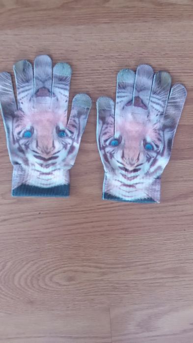 Продам рукавиці і куртки недорого