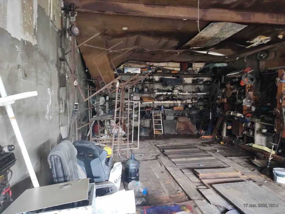 Гараж СТО Техстанція Великий ДВА сусідні Троєщина 11.60х11.40м 132квм