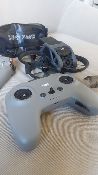 DJI Avata + 4 baterias  + remote controller + motion controller + charger hub