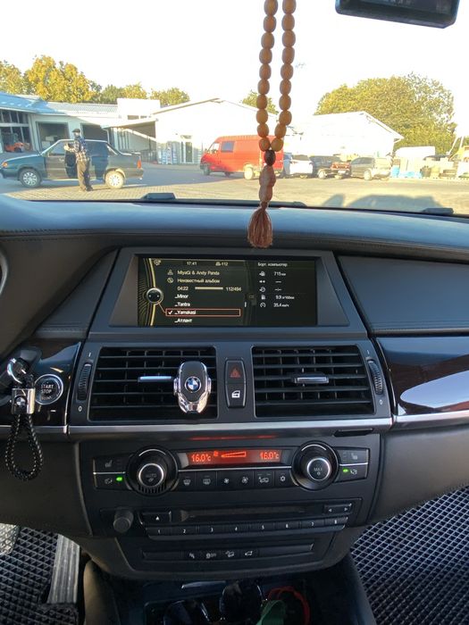 Авто BMW X6 E71 40d
