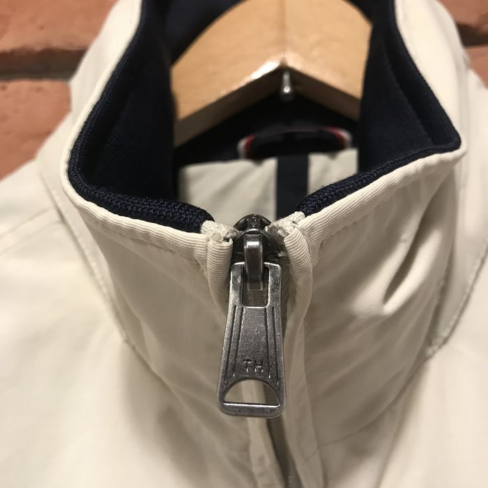 Kurtka TH Tommy Hilfiger jasna beżowa z kapturem chowanym ecru logo