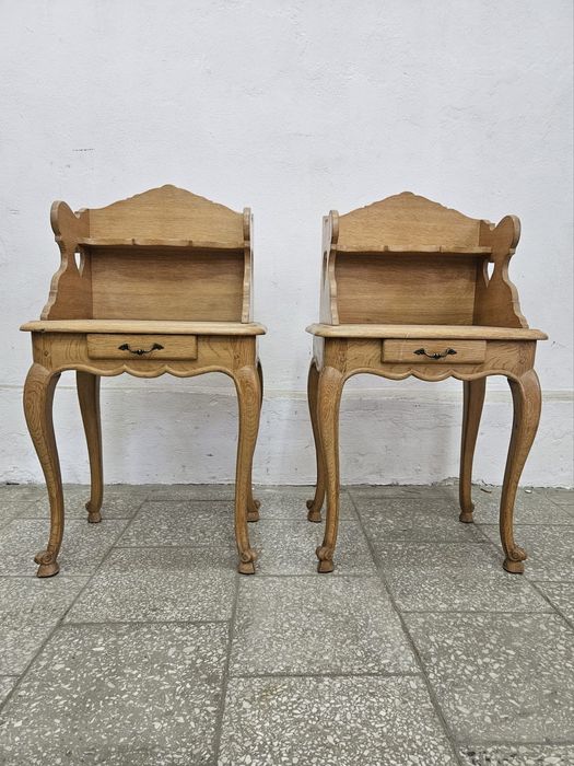 Dwie ładne ludwikowskie szafki nocne stoliki z Francji /