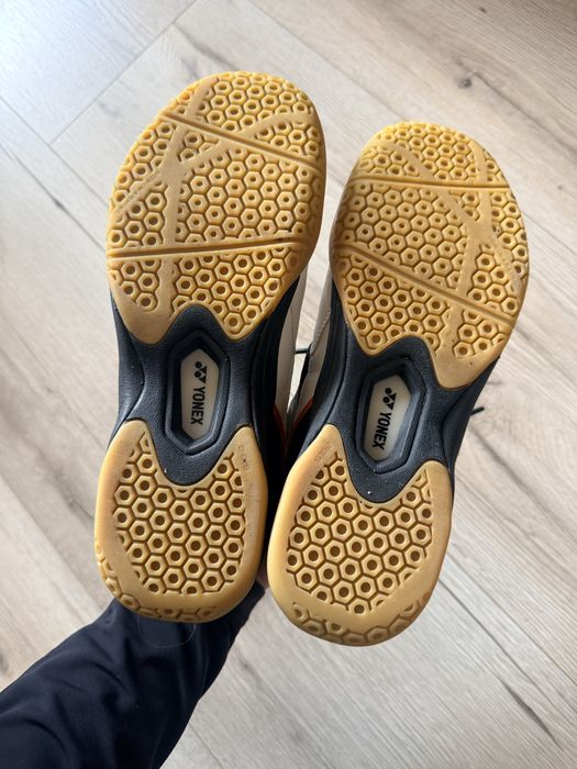 Buty halowe Yonex ErgoShape rozm. 41 – praktycznie nowe