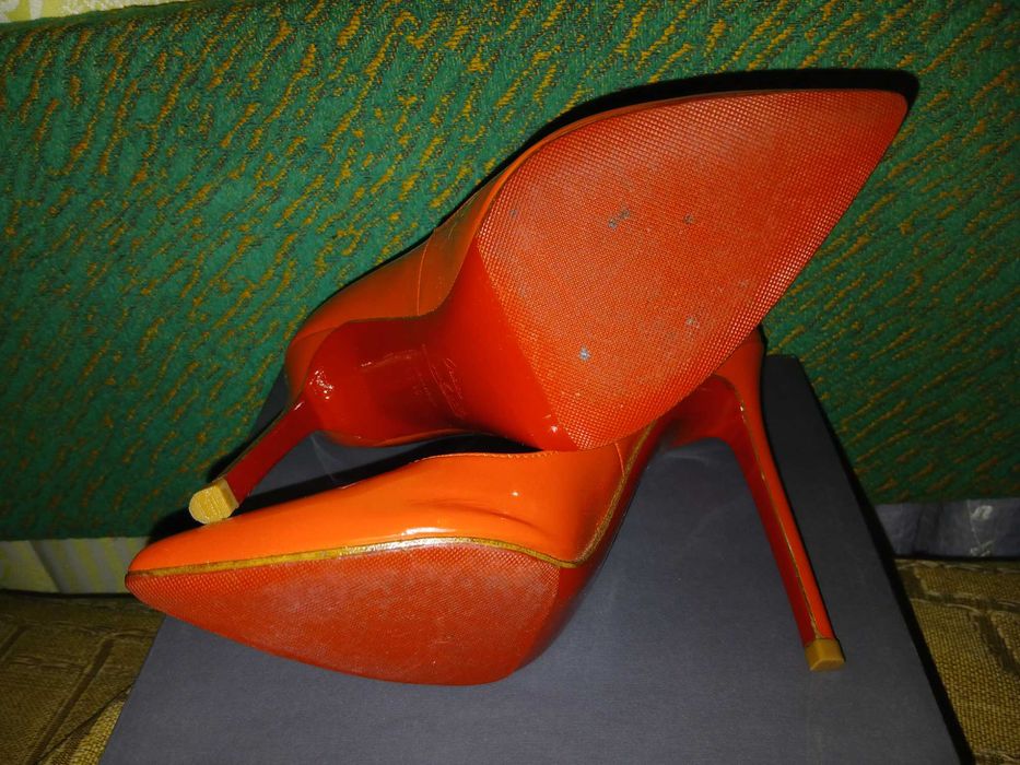 louboutin туфлі 37.5
