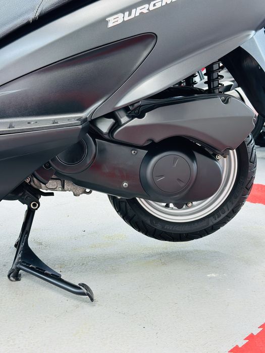 скутер Suzuki Burgman 200 в оригіналі тільки з Японії є доставка