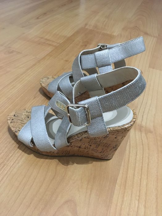 Sandalias de cunha prateadas novos Bimba e Lola