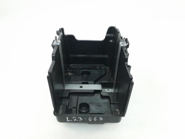Base / caixa da bateria FORD Fiesta VI (CB1, CCN)